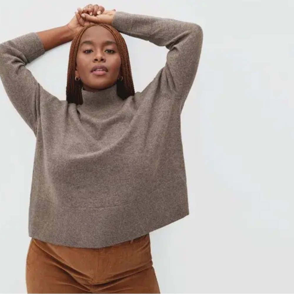 Everlane Squareneck Cashmere Sweater in Mocha